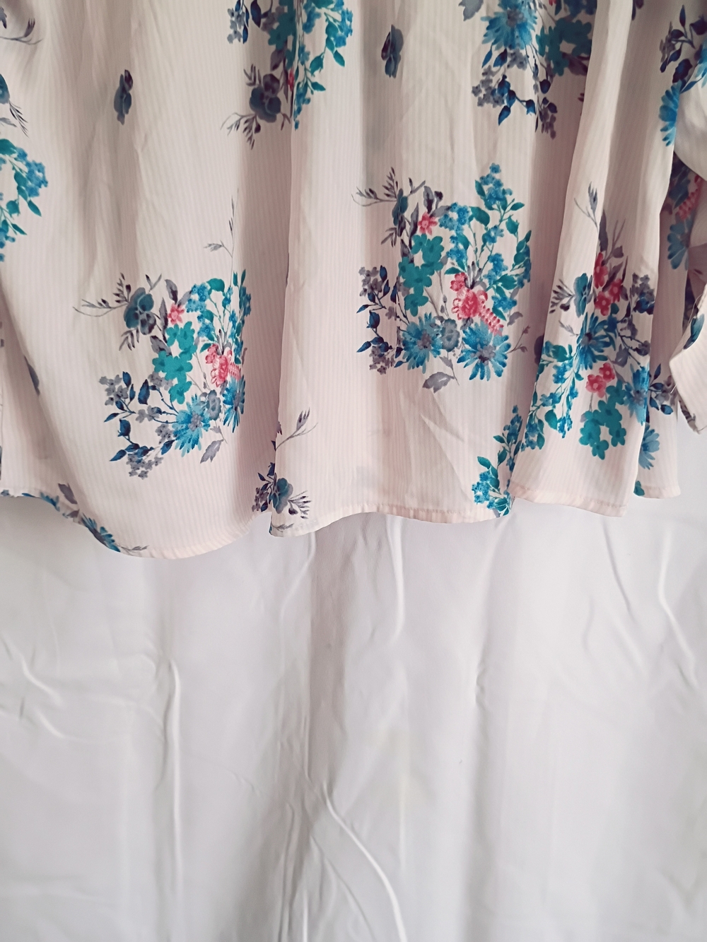 Candie's Size 3x Cream Button-Down Floral Shirt with Teal and Pink Accents - Picture 13 of 13